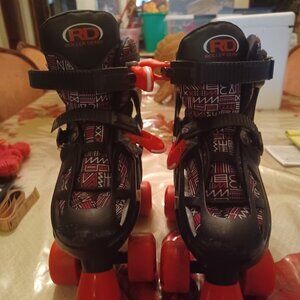 Roller Derby Trac Star Youth Boys Adjustable Skates 3-6 Black & Red